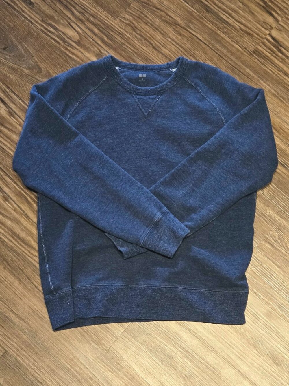 Uniqlo Men’s Navy Crewneck Sweatshirt Size M